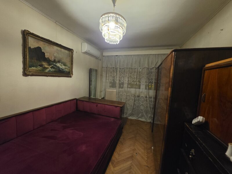 Titan, Liviu Rebreanu, chiar la metrou,