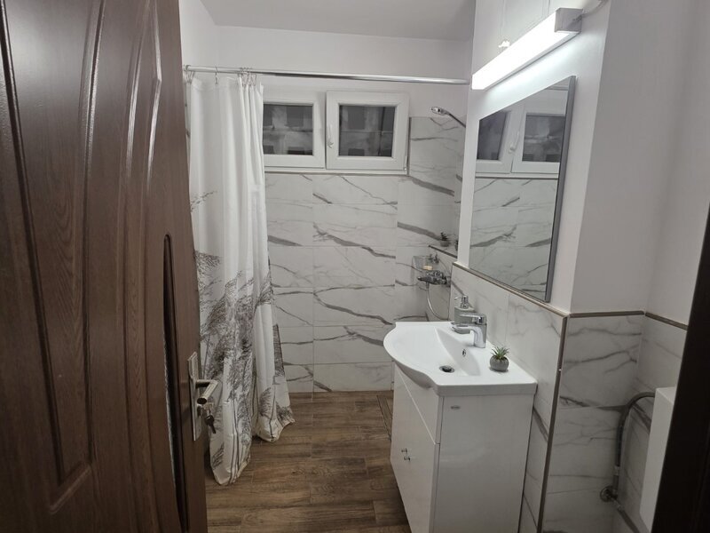 Titan, Liviu Rebreanu, chiar la metrou,